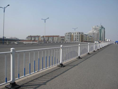 <a href='http://m.hdjiulong.com' target='_blank'><u>道路護欄</u></a>