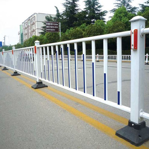 <a href='http://m.hdjiulong.com' target='_blank'><u>道路<a href='http://m.hdjiulong.com' target='_blank'><u>護欄</u></a></u></a>